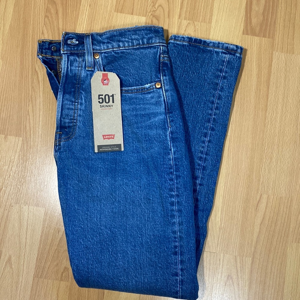 Levi 501 skinny NWT